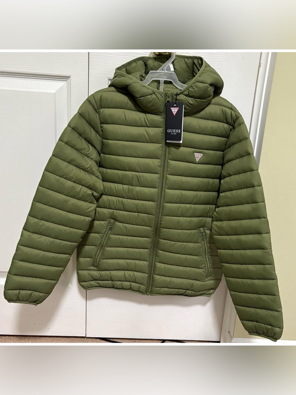 NEW, Guess Kids Winter Puffer Jacket, size L (12).